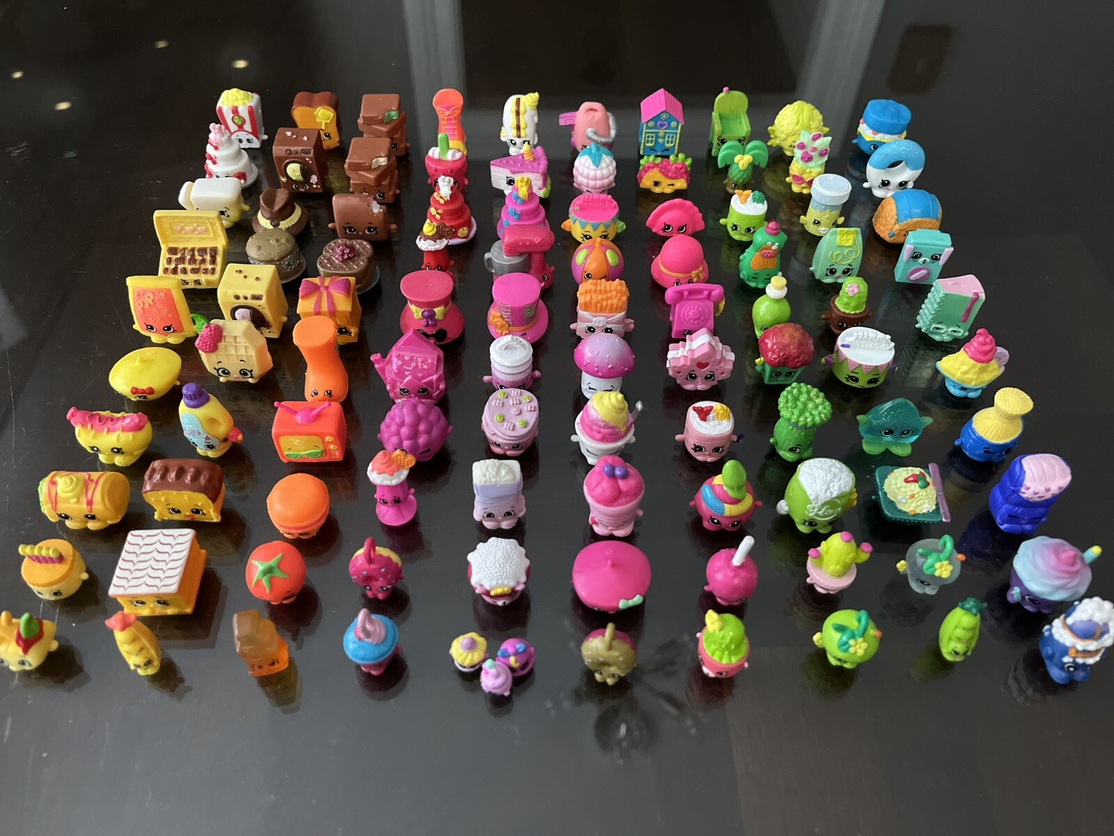 Lot Of 100 Shopkins Random Figures Mix Seasons