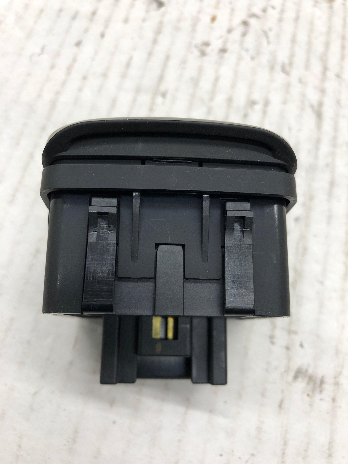 2020-2025 HYUNDAI PALISADE OEM REAR CENTER CONSOLE POWER OUTLET 115V 150W