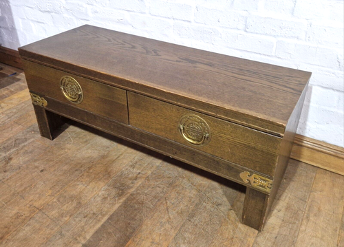 Oriental style low console table with 2 drawers - Picture 5 of 13
