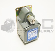 NEW SQUARE D 9007TUB6 HEAVY DUTY LIMIT SWITCH