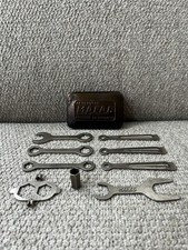 Boite trousse 9 outils M.A.F.A.C vintage pour « la sécurité du cycliste ».