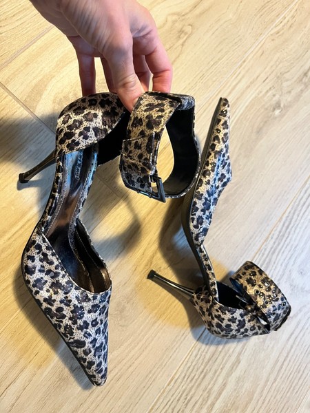 silbergraue Pumps mit Leopard Muster, Grösse 39