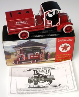 Texaco 1919 GMC Oil Tanker Diecast Metal Model Truck Bank ERTL with Key VINTAGE