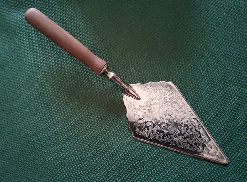 Vintage - Silverplated Italian Art Nouveau Cake Server