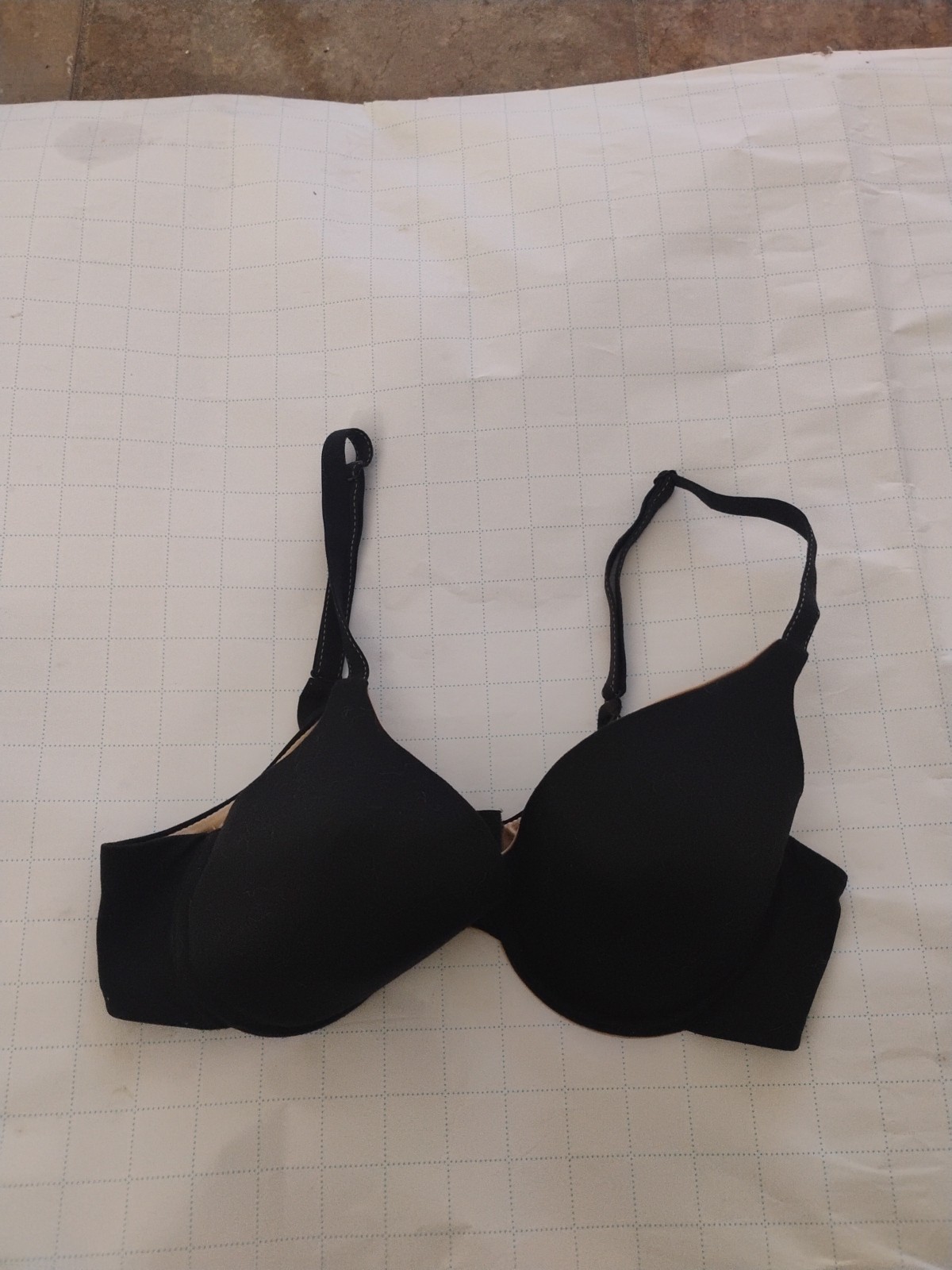 Women's Bra Black Maidenform Brand Size 36C Underwire.