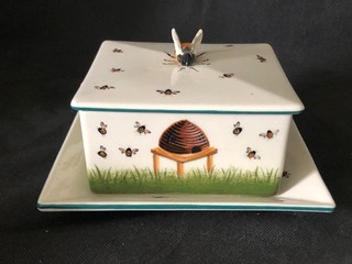 GOOD VINTAGE WEMYSS WARE GRISELDA HILL BEEHIVE HONEY DISH.