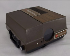 Vintage GAF 1680 Slide Projector with Remote and 1 Rototray 100Slide Tray Holder