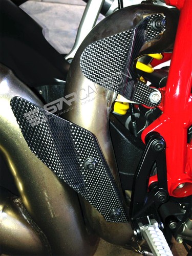 PARATACCO DX FIBRA CARBONIO DUCATI STREETFIGHTER - Picture 2 of 2