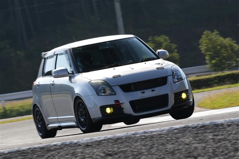SUZUKI SWIFT Sport ピンバッジセット　非売品 SUZUKI SWIFT Sport ピンバッジセット 非売品 - メルカリ