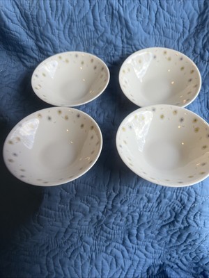 Arcopal ~ France  ~ (4) Salad/Soup/Cereal Bowls ~ White with Daisy Floral Trim