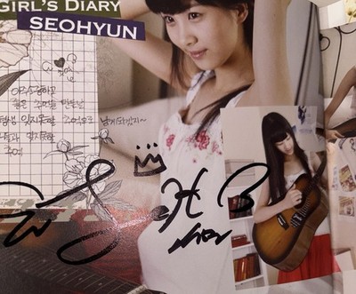 SNSD [Into the new world] All Member Autographed Signed Album