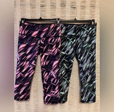 Victoria's Secret Pink  Green Dynamic Pattern Leggings Bundle of 2 Sz XS