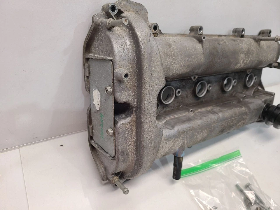 2015 Chevrolet Equinox (2.4L / AT / 93K) Valve Cover W/ Bolts - Image 2 of 4