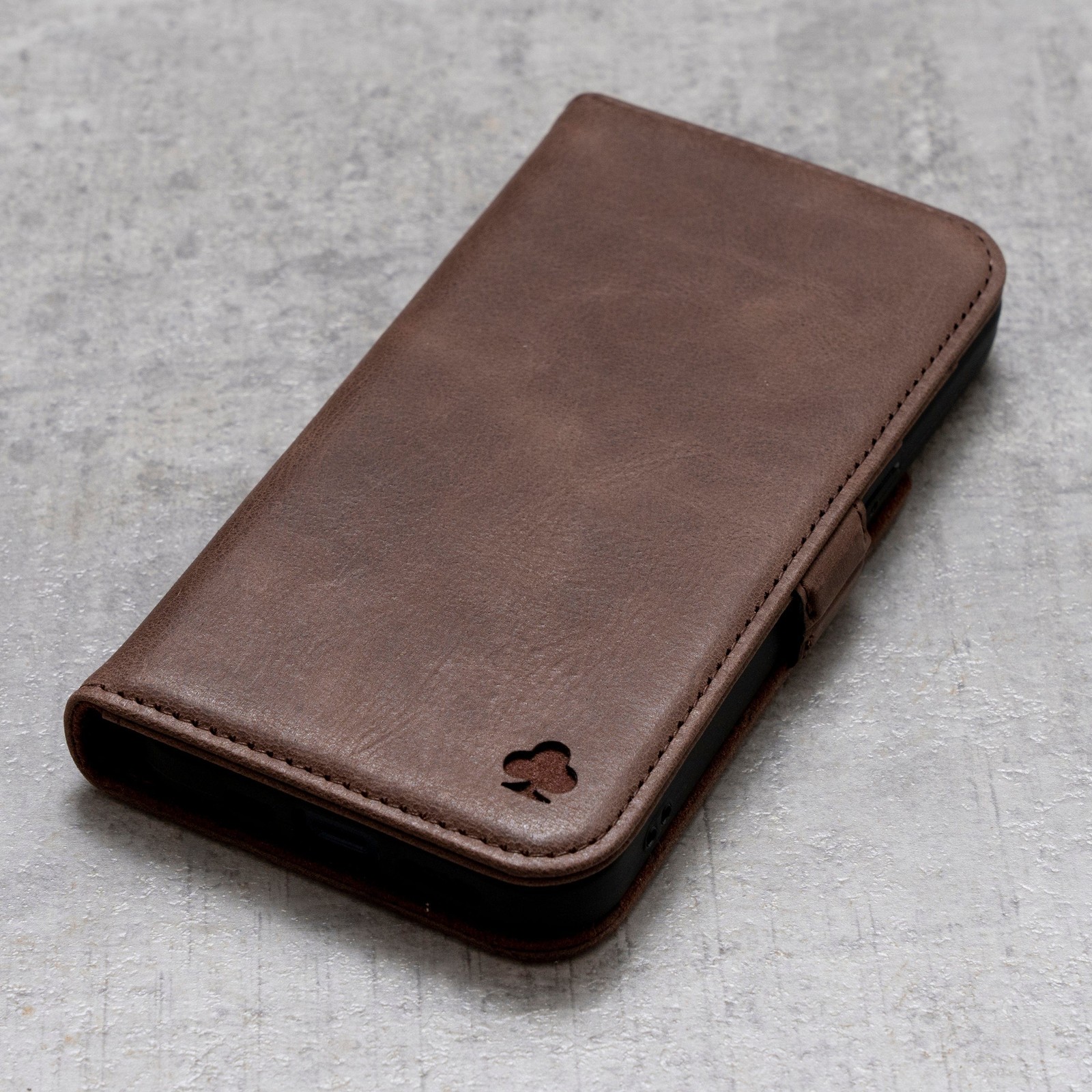 Porter Riley iPhone 16 Pro Max Leather Flip Wallet Case Brown Italian Leather