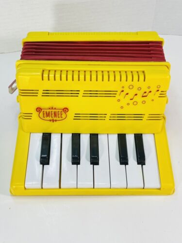 VTG EMENEE MUSICAL TOY KEYBOARD ACCORDION ORIGINAL CASE #403 YELLOW RED WORKS - Picture 3 of 23