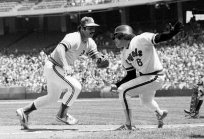 Oaklands Sal Bando prepares to tag out Angels Ellie Rodriguez duri - Old Photo