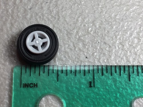 New LEGO Light Bluish Gray Wheel 8mm x 6mm with Black Tire 14mm x 4mm (x4) - Picture 5 of 5