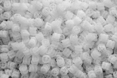 Hel-X 13+ HXF KLL weiß 100ltr schwimmend Filtermedium Koi Teich Filtermaterial