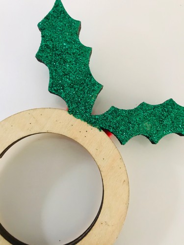 Confezione Quattro ANELLI TOVAGLIOLI NATALIZI FESTIVI GLITTER AGRIFOGLIO LEGNO Con Bacche’s - Foto 5 di 12