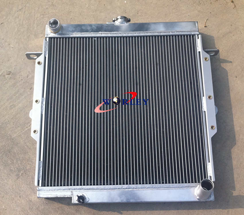 Aluminum Radiator for Toyota Land Cruiser Landcruiser 75 Series HZJ75 1990-2001 — image 2