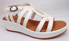 NEW! BareTraps Womens Wilma White Strappy Wedge Sandals Buckle Strap Size 6.0 M,