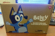 Bluey Deluxe Play and Go Playset Collector Case w/Figures  Accessories SEALED