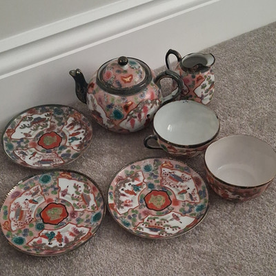 Antikes chinesisches Canton Famille Rose Medaillon Porzellan 7-teiliges Teeservice - wie besehen