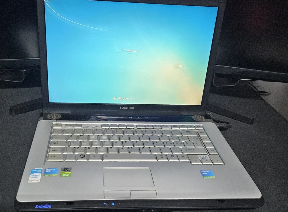 Toshiba A200 1 L -8 - Immagine 4 di 4