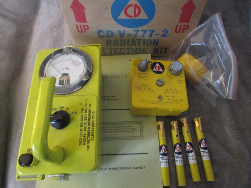 Monitor Geiger Counter  CD V-777-2 Radiation Detection Set Kit