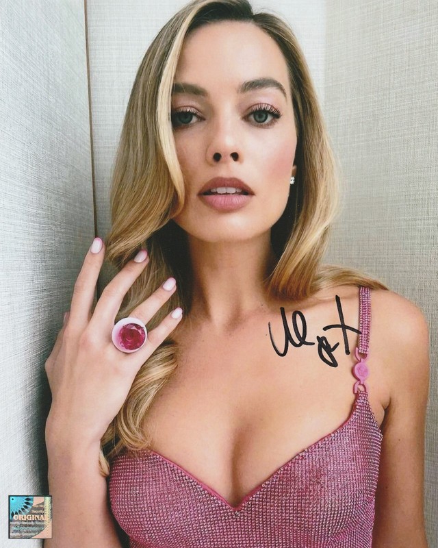 Margot Robbie/ Barbie, Harley Quinn, Once Upon Signed Autograph 8x10 matte W/COA