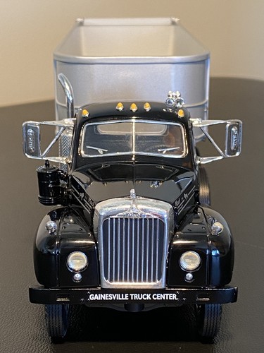 1999 1:34 diecast First Gear Mack B-Model Gainesville Truck Center Dump #19-2631 - Picture 4 of 24