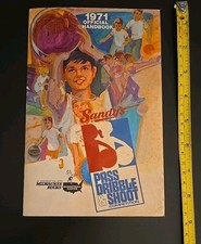 Milwaukee Bucks 1971 Sandy's Pass Dribble Shoot Competition Handbook McGlocklin