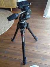 Manfrotto 055B + 3 Wege Stativkopf Manfrotto 808RC4, mit Stativtasche