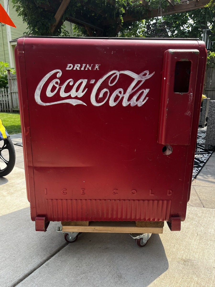 Large vintage 1940 Coca Cola (Coke) ice chest cooler TN-40-1