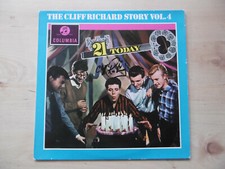 Cliff Richard Autogramm signed LP-Cover "The Cliff Richard Story Vol. 4" Vinyl 