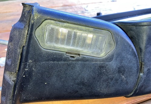 GMC Chev Mirror Puddle Light Turn Indicator Light '03-07 Passenger Side OEM - Picture 6 of 6