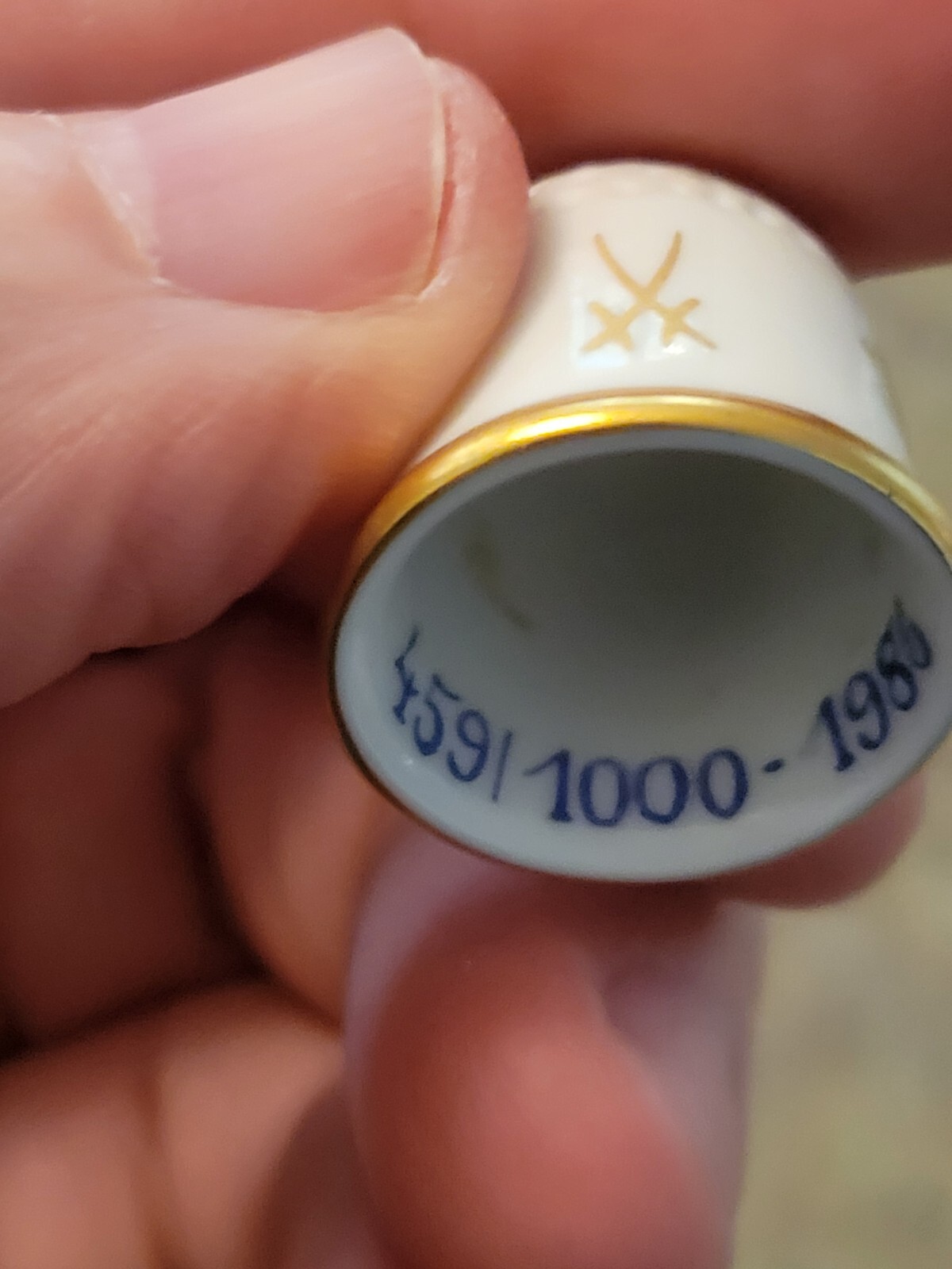 Vtg 1986 Porcelain White & Gold Floral Limited Edition 459/1000 MEISSEN Thimble