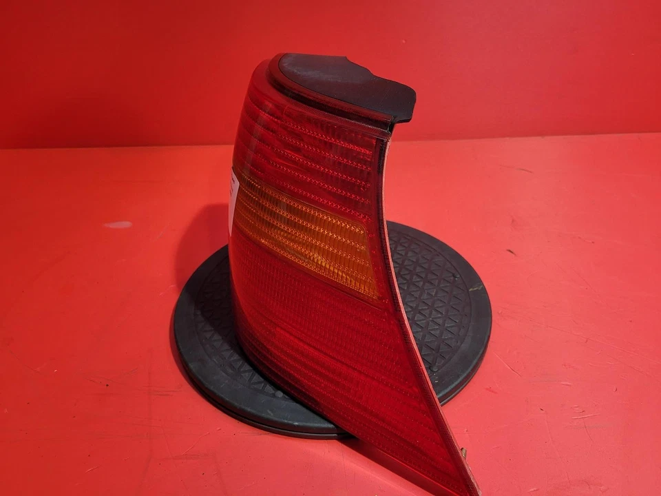 LUZ TRASERA DERECHA LADO CONDUCTOR 5 PUERTAS HATCHBACK VOLKSWAGEN GOLF 1J 2002 1J6945096R Foto 3 de 4