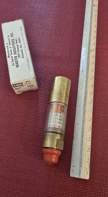 #ad LOT OF 2. Martin Industries Vertical Pressure Gauge 400 2000 Series 75BES $34.00