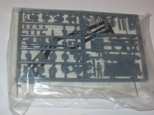 FUJIMI 1/76 GERMAN PURAGA LIGHT TANK Unassembled Model NO BOX - Picture 2 of 2