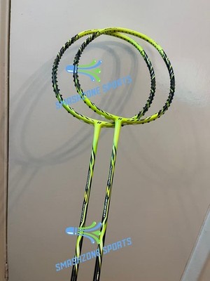 Zwei Yonex NanoRay Z Speed JP Badmintonschläger Einheit unbesaitet 3UG5
