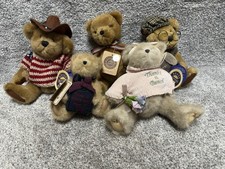 Boyds Bears Lot 5 Bears Plus Stand