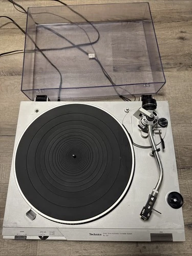 Technics SL-D2 Direct Drive Turntable - Partially Tested - Broken Hinges