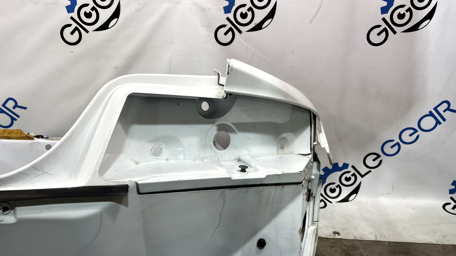 BODY REAR END - REAR PANEL  Aston Martin Vantage V8 2011 OEM