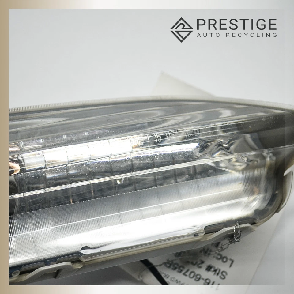 2016-2018 HONDA PILOT Parking Light Turn Signal Lamp Right 33300TG7A11 OEM - Image 3 of 4