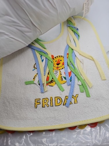 New Old Stock Vintage Days Of The Week Baby Bibs Set - Picture 6 of 7