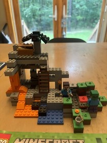 LEGO Minecraft: The Cave (21113)