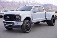 2025 Ford F-450 Super Duty PLATINUM FX4