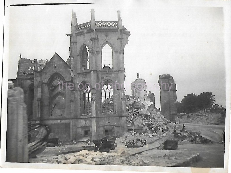 WW2 BOMBING AFTERMATH Caen 40's France VINTAGE FOUND PHOTO b+w ORIGINAL 67 41 C