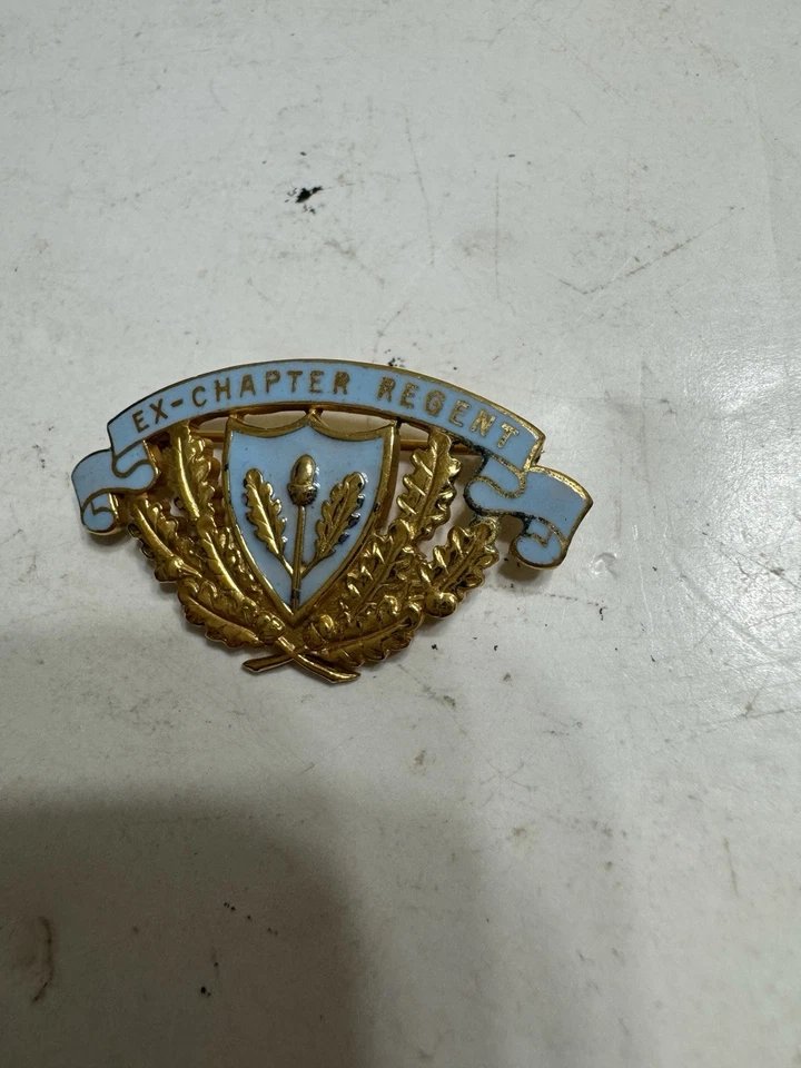 Daughters Of The American Colonists DAC Ex-Chapter  Regent Pin, Gold Filled - Image 2 of 4